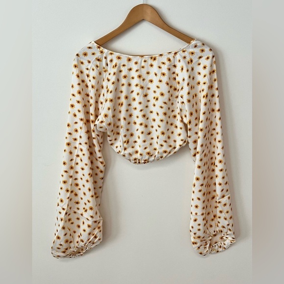 WeWoreWhat Women's Small Daisy Flower Billow Sleeve Crop Top Ivory Multi - Picture 4 of 11